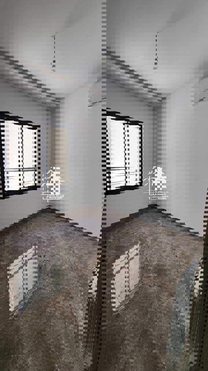 A vendre des Appartements S+1 direct promoteur à Ennasr