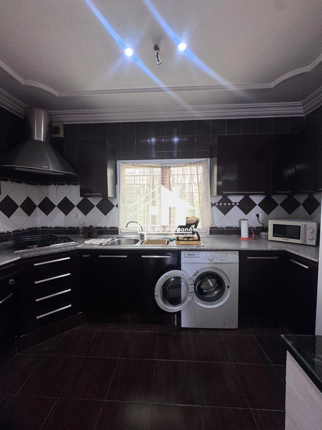 A vendre une villa 2S+5 au bardo
