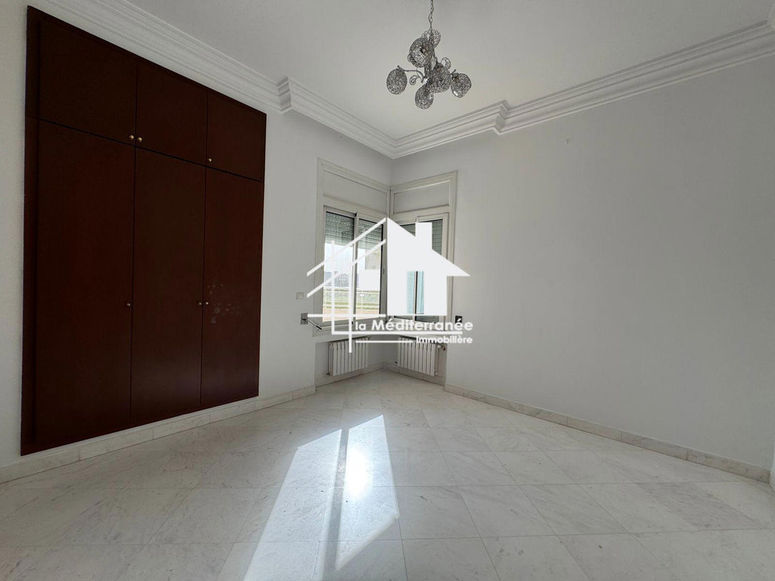 A louer un appartement au RDC