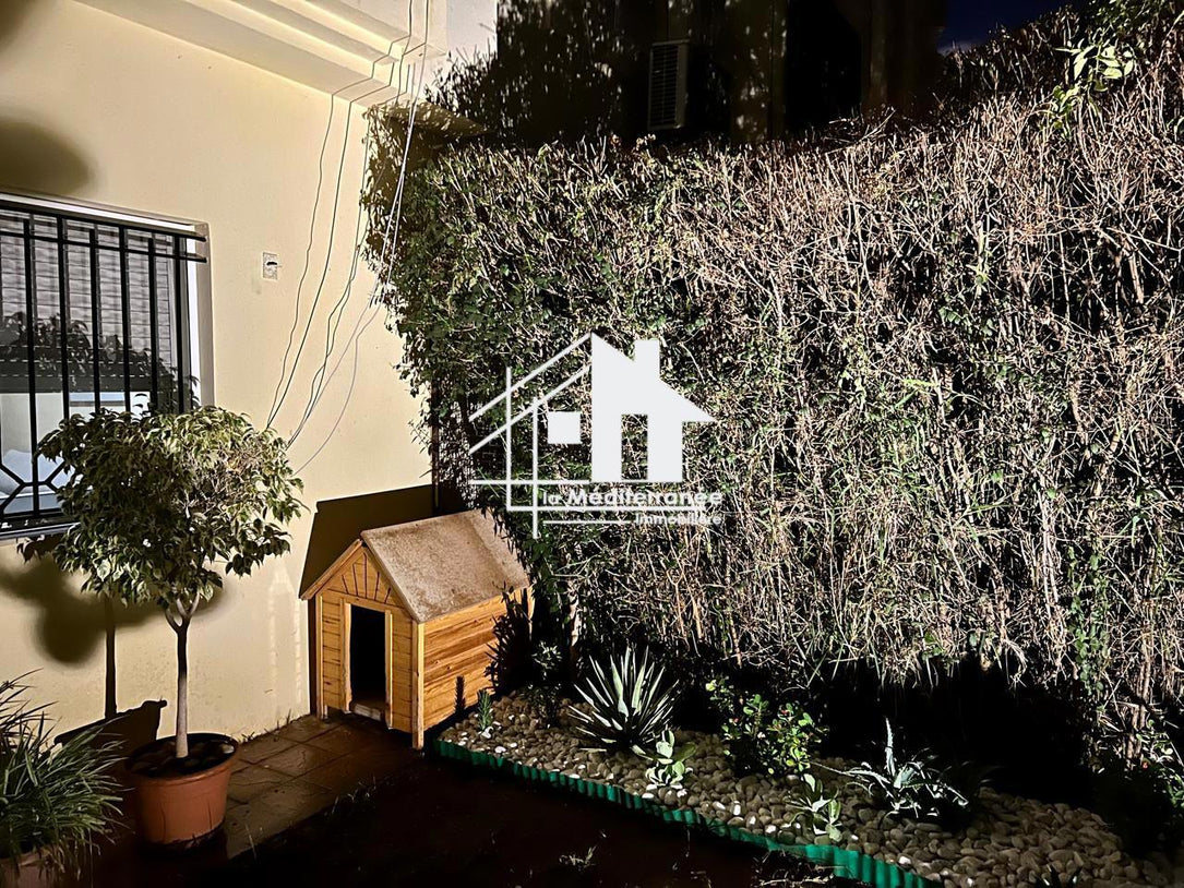 A vendre s+3 avec jardin, La Soukra