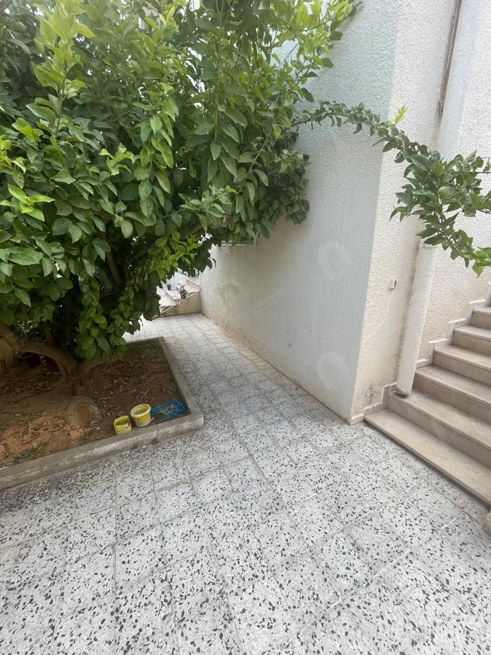 A louer étage de villa S+3 à bayrem ettounsi