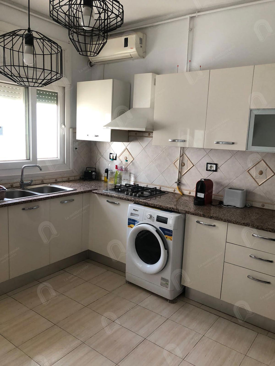 A louer un appartement meublé  s+3 à Menzah 7 biz