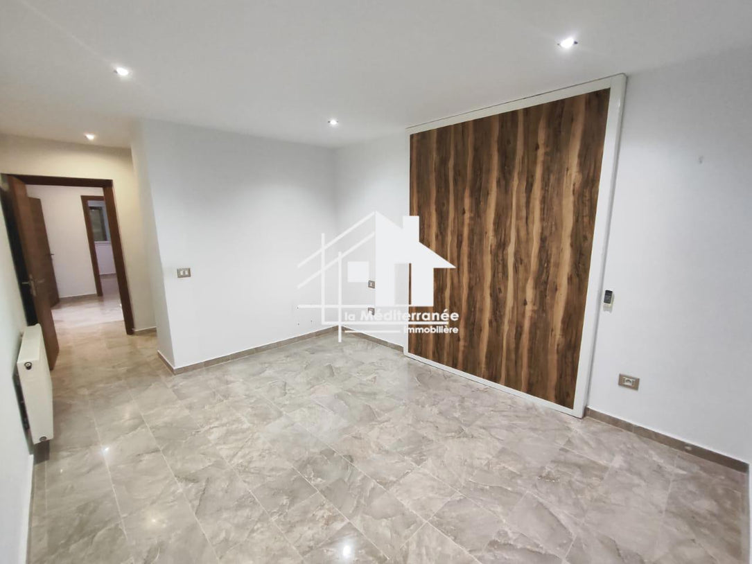 A louer un spacieux s+3 à la soukra closerie