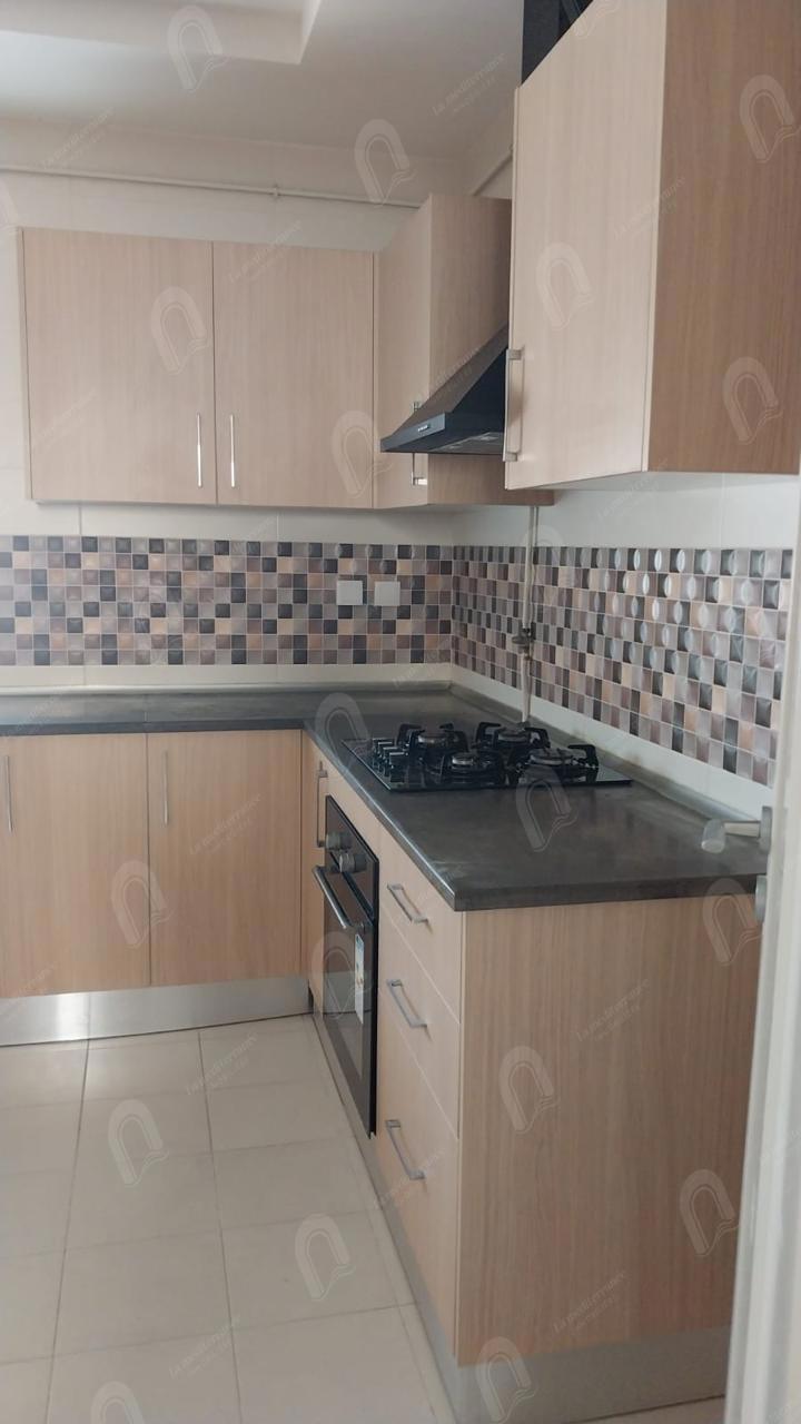 Appartement s+3 à Rades plage