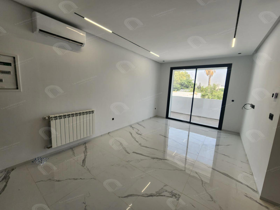 A vendre un S+2 neuf à la soukra