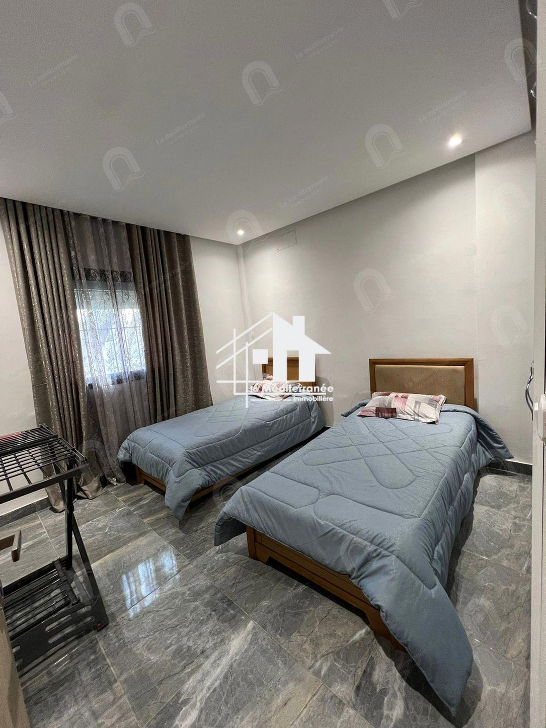 A vendre appartement S+3 hst au bardo