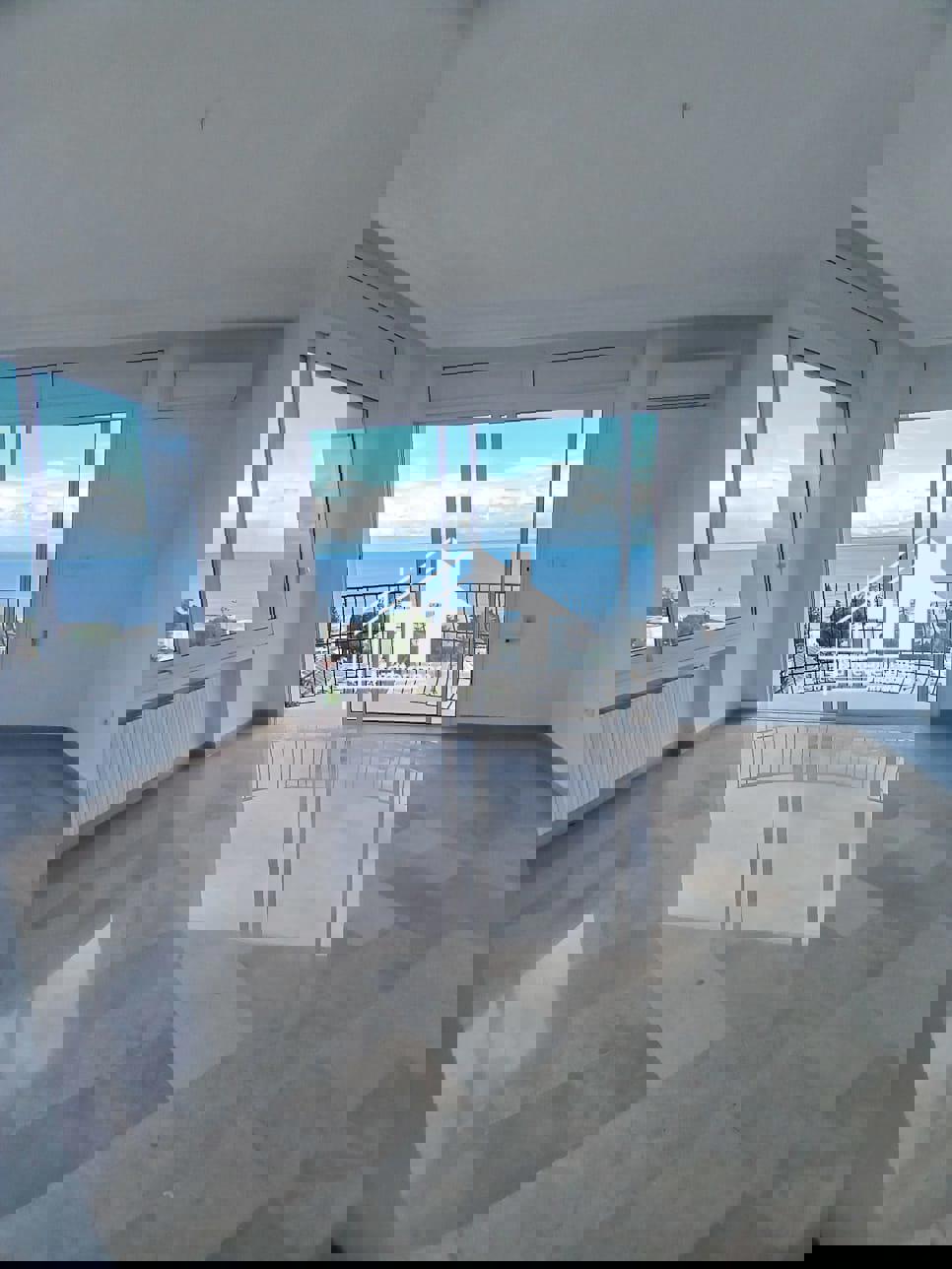 A louer Villa S+5 à la Marsa