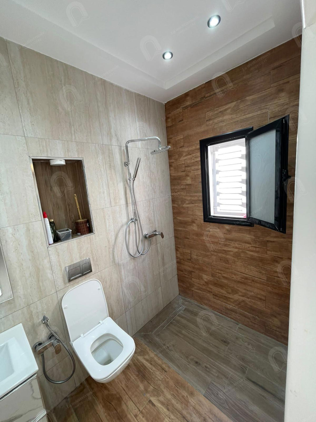 A louer un étage de villa S+3 meublé
