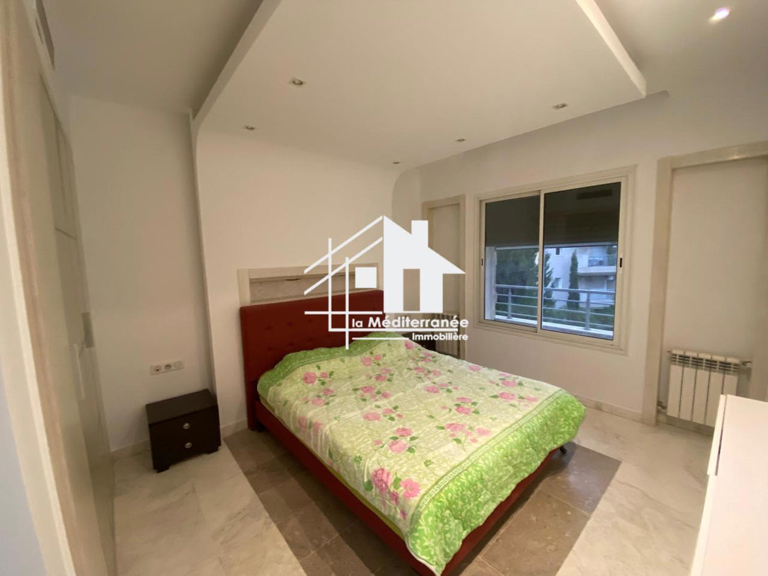 Un appartement S+2 meublé à louer au lac 2