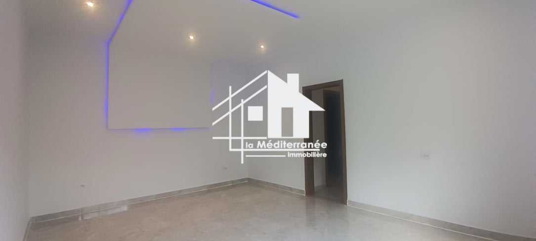 A louer villa avec piscine à Chotrana