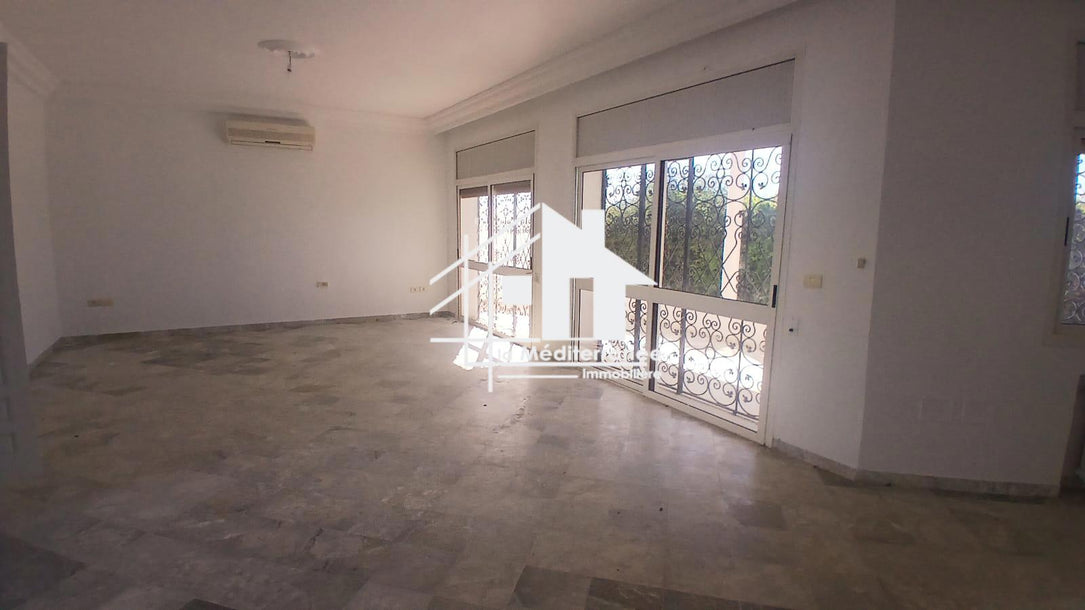 une villa S+4 a gammarth