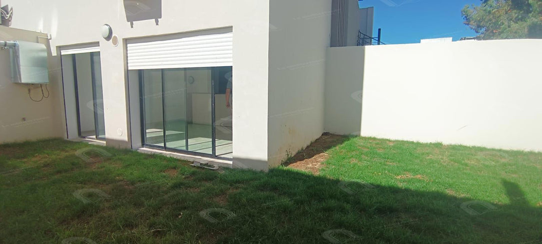 A vendre  Duplex s+2 avec jardin