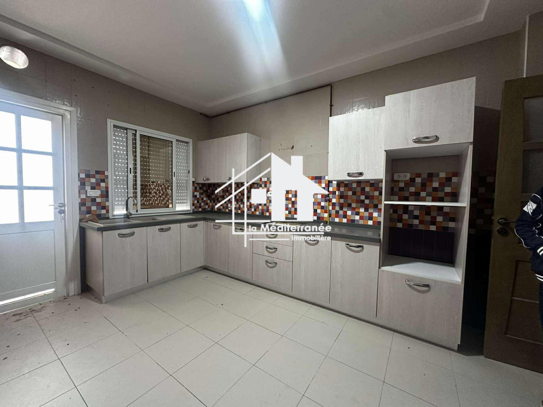 A louer bureau s3 à Rades