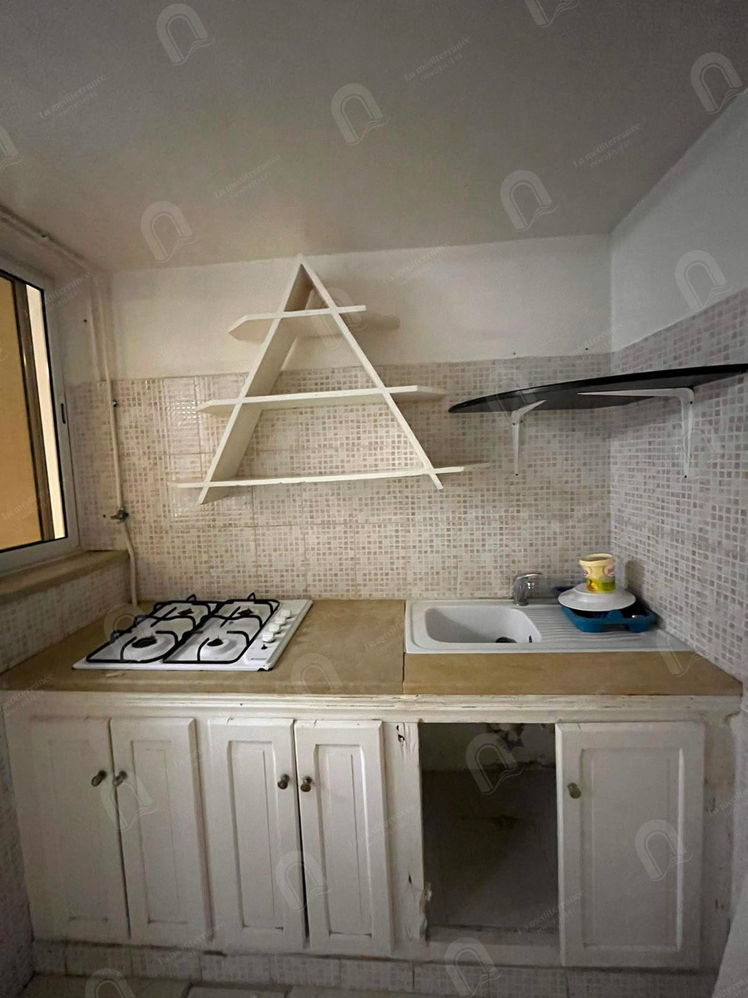 A louer un étage de villa S+1 a bayrem ettounsi