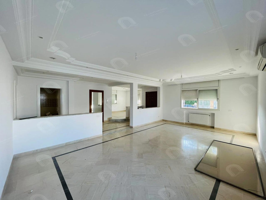 À louer Etage de villa au rdc à Jardin de l'Aouina