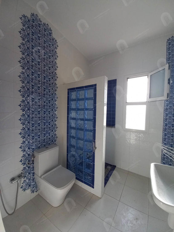 Appartement s+3 spacieux à Rades plage
