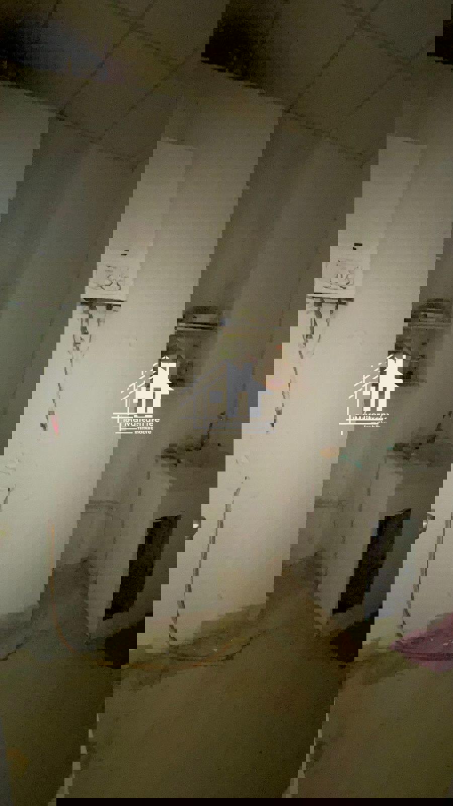 a vendre local 220 m² aux jardin el menzeh2