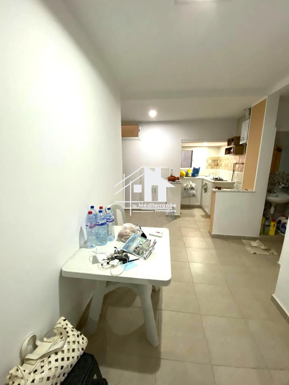 A louer appartement S+2 vide à khaznadar