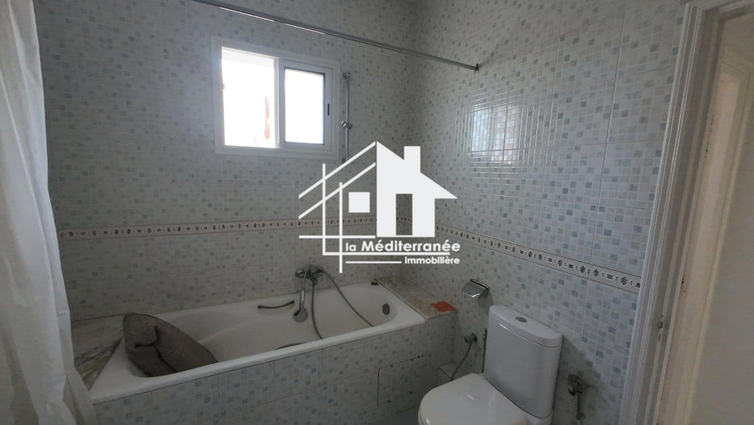 A louer étage de villa S+3 au bardo