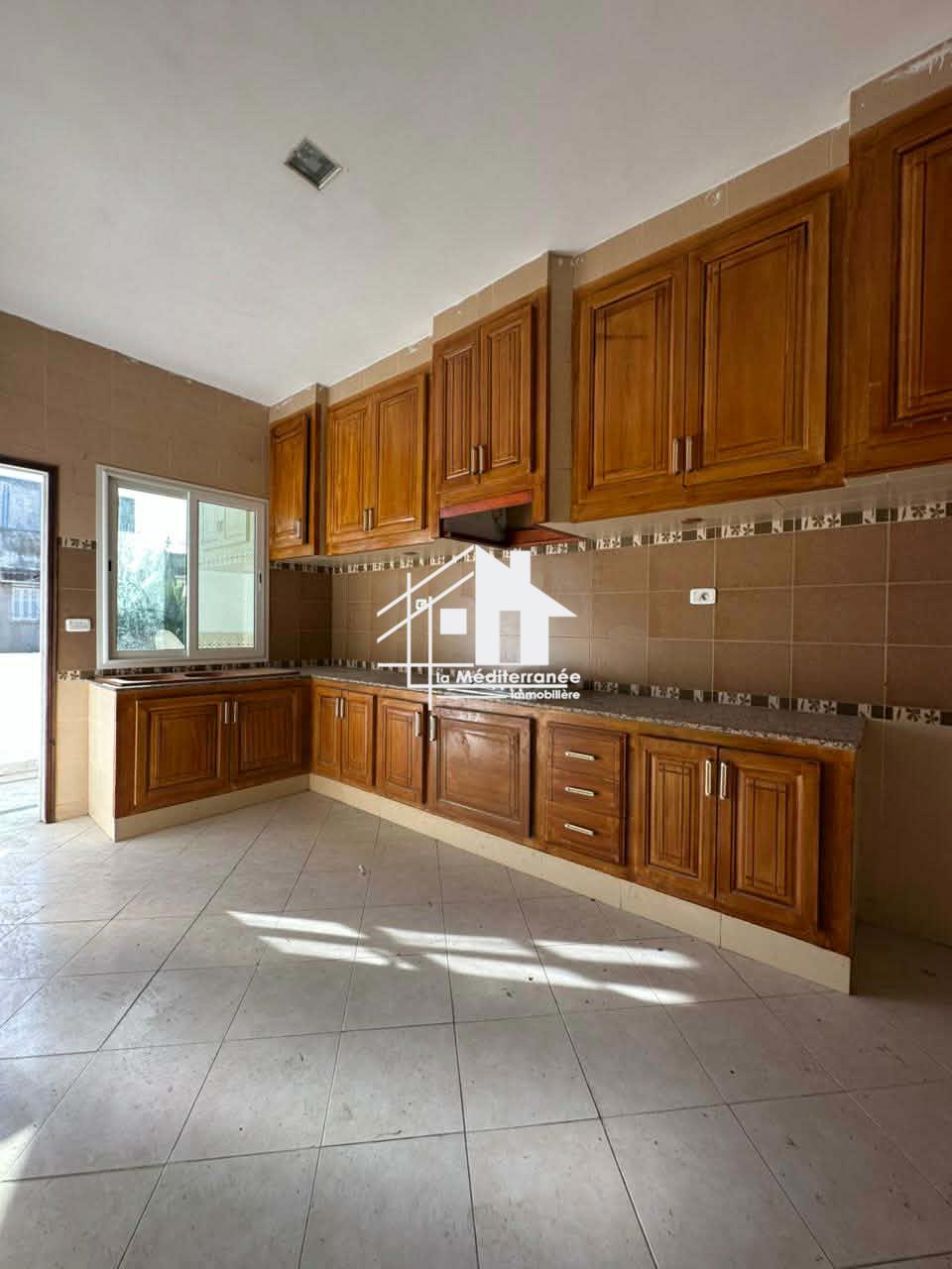 Etage de villa à Mégrine Jawhra