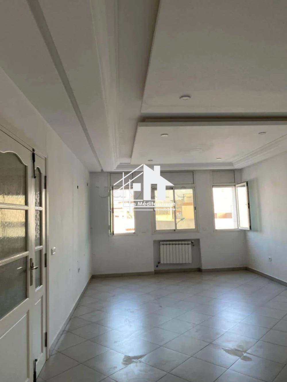 A louer appartement S+3 au Bardo