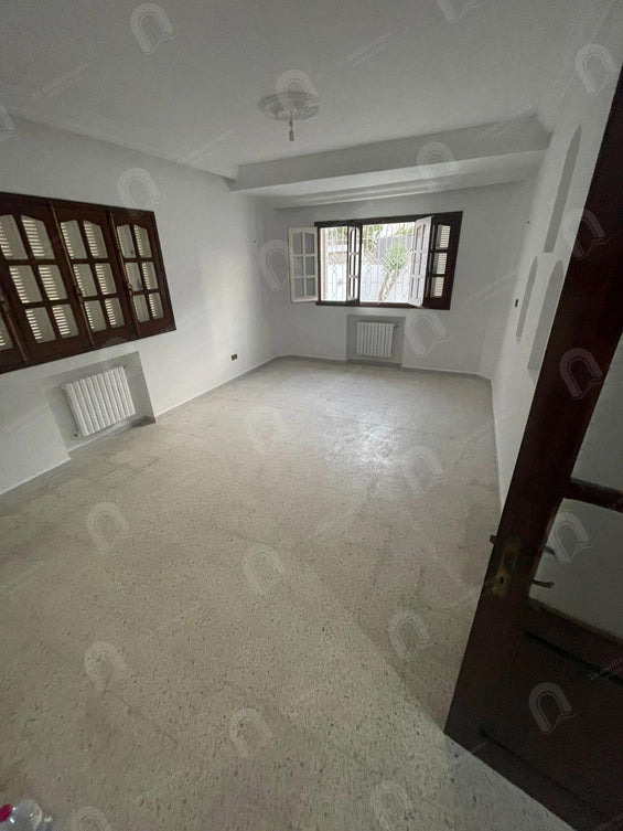 A louer étage de villa S+3 situé au Rdc au bardo