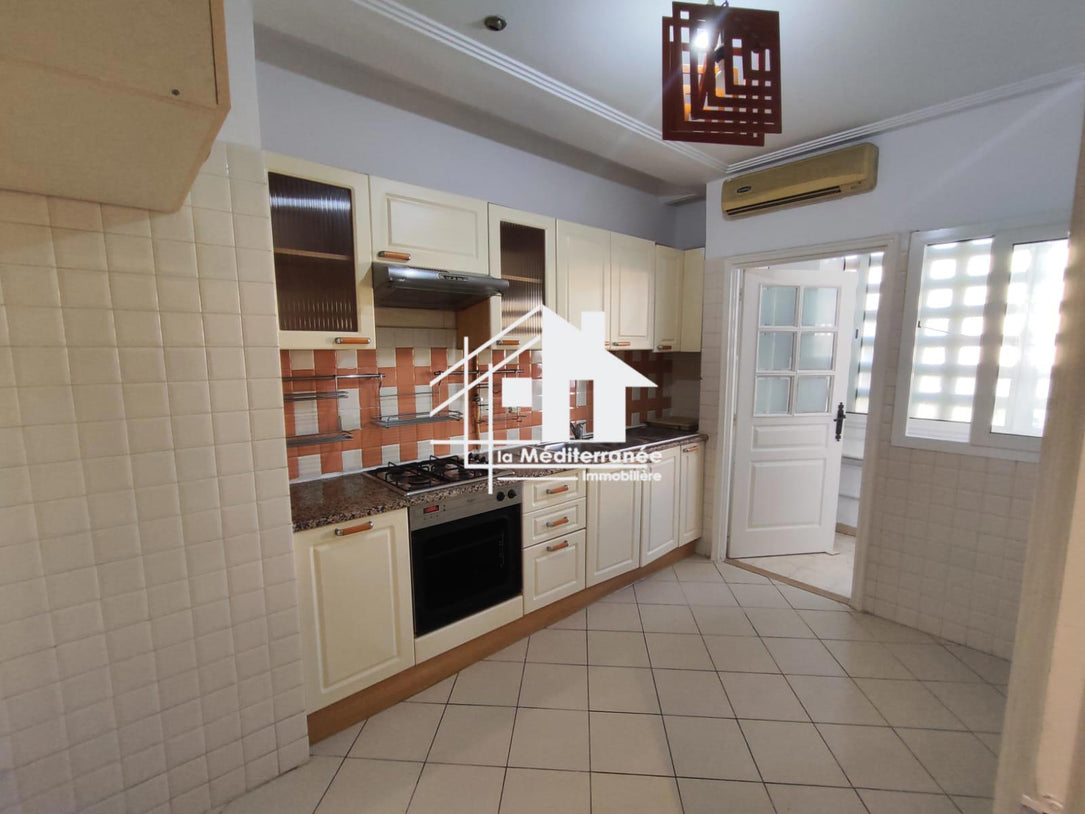 A louer un grand s+3 à la soukra