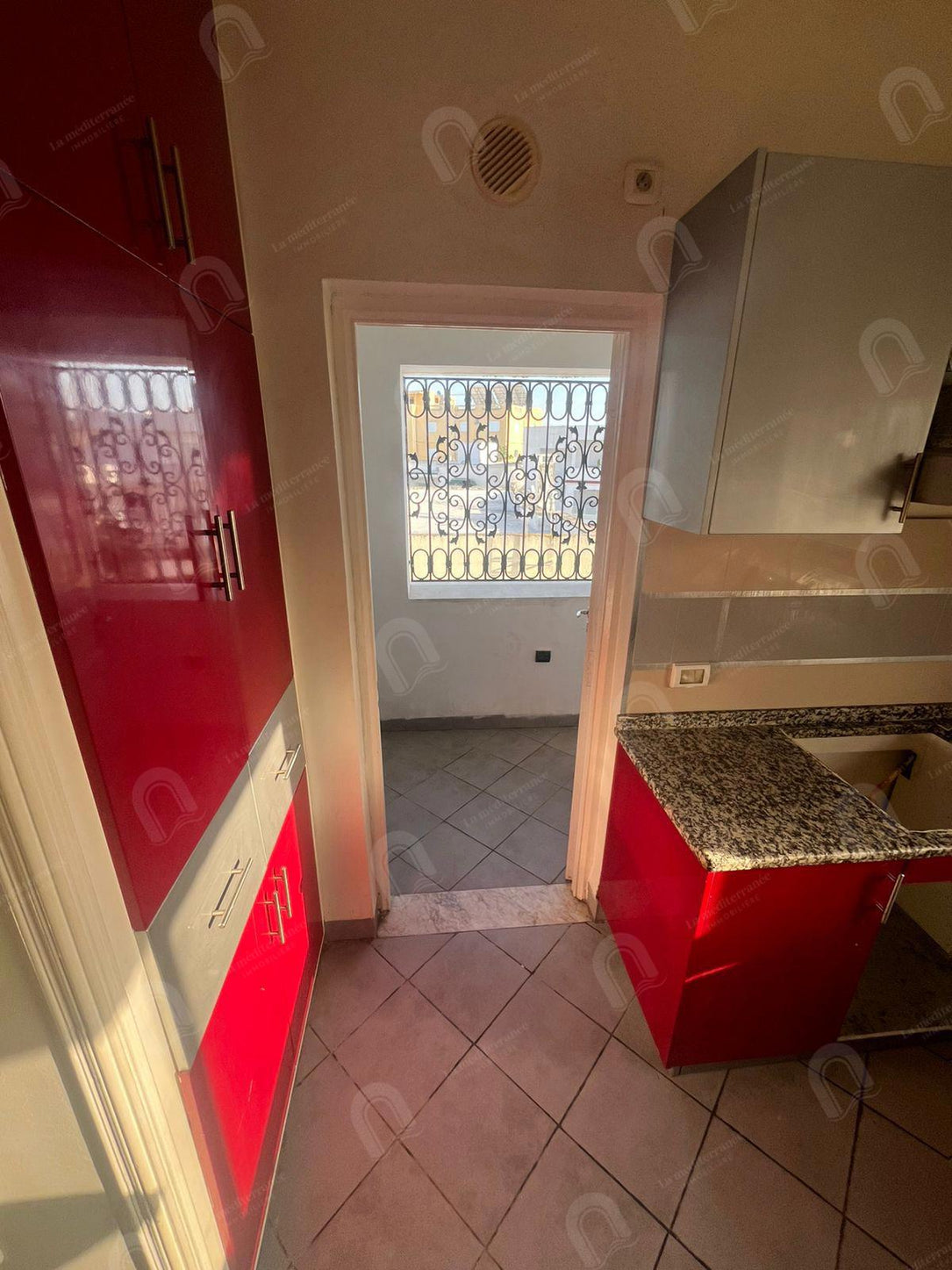 A louer étage de villa s+3 20 mars le bardo