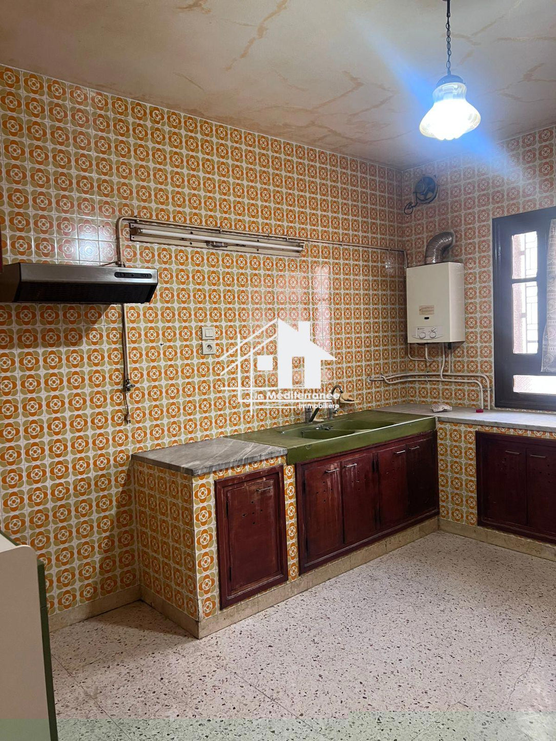 A louer étage de villa 2S+4 AU BARDO