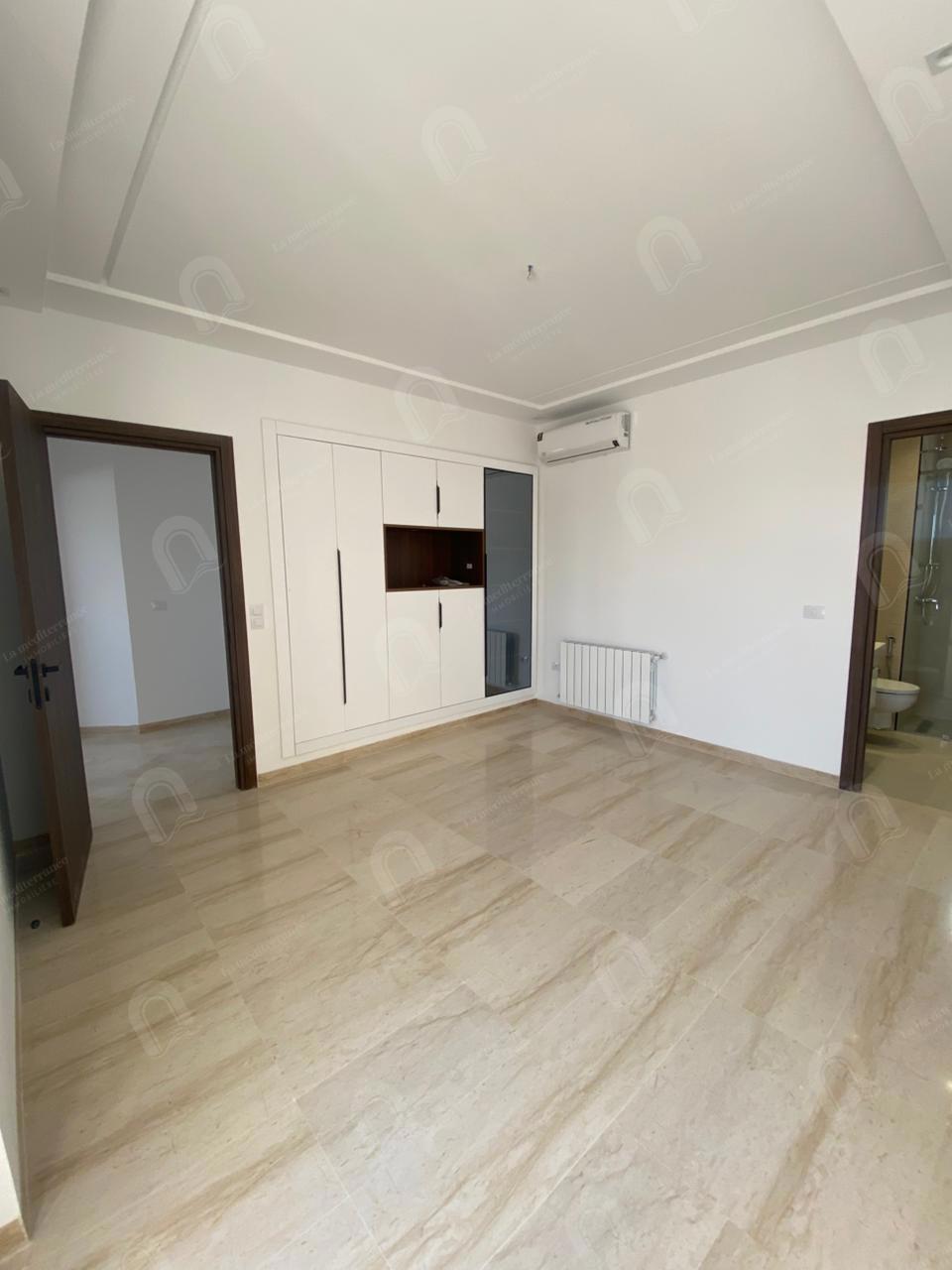 A vendre appartement s3 hst à Sahloul 4