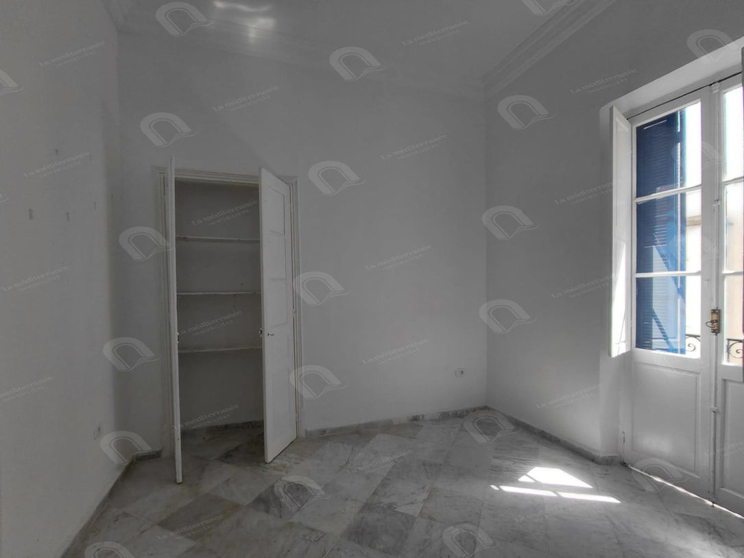 A louer appartement S+4 au centre ville