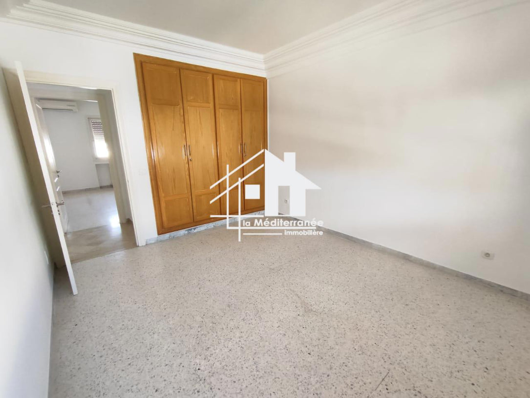 A vendre S+3 a Dar Fadhal, La Soukra