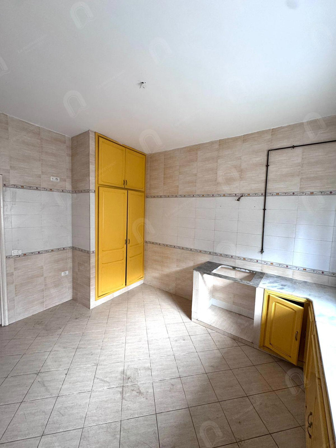 A louer un étage de villa S+3 indépendant au bardo