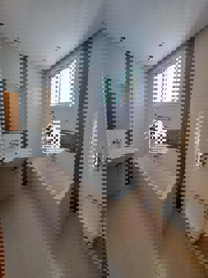 Un appartement S+3 à Marsa plage