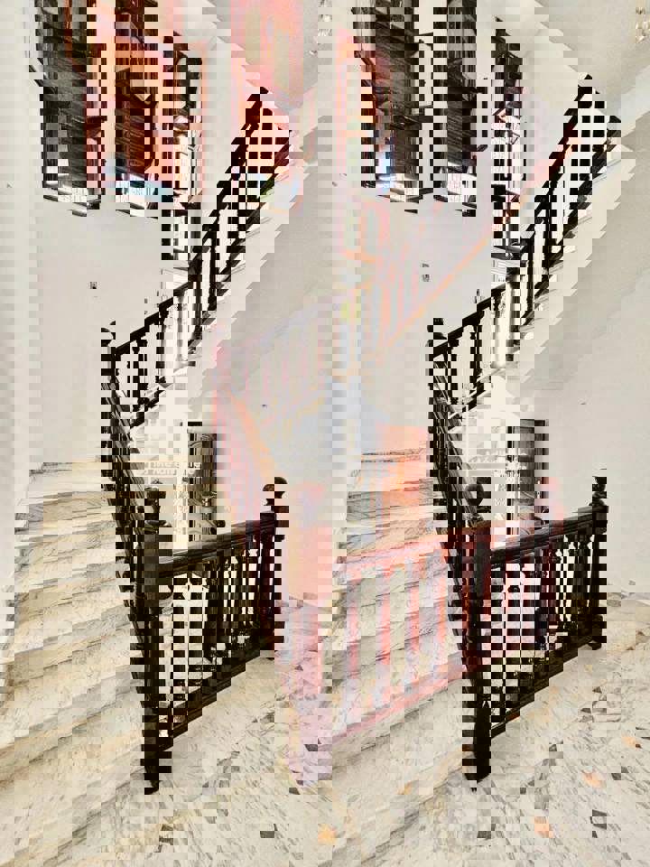 A louer villa S+5 à El Mana 1