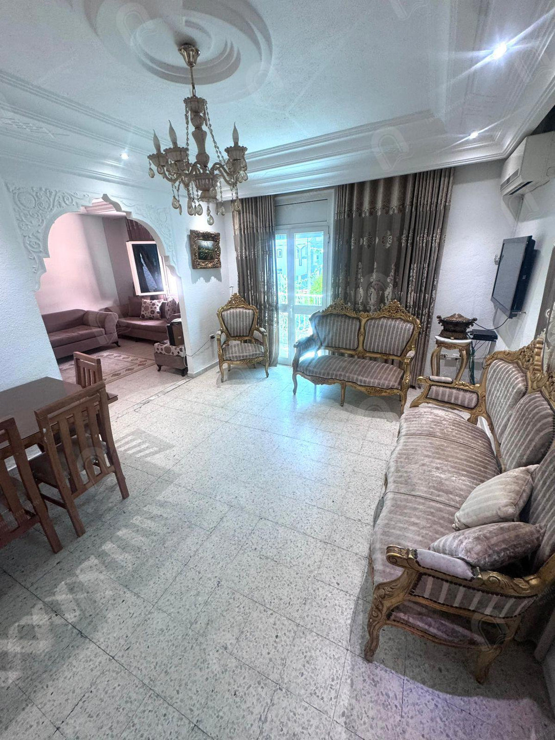 A louer étage de villa S+1 meublé au Bardo
