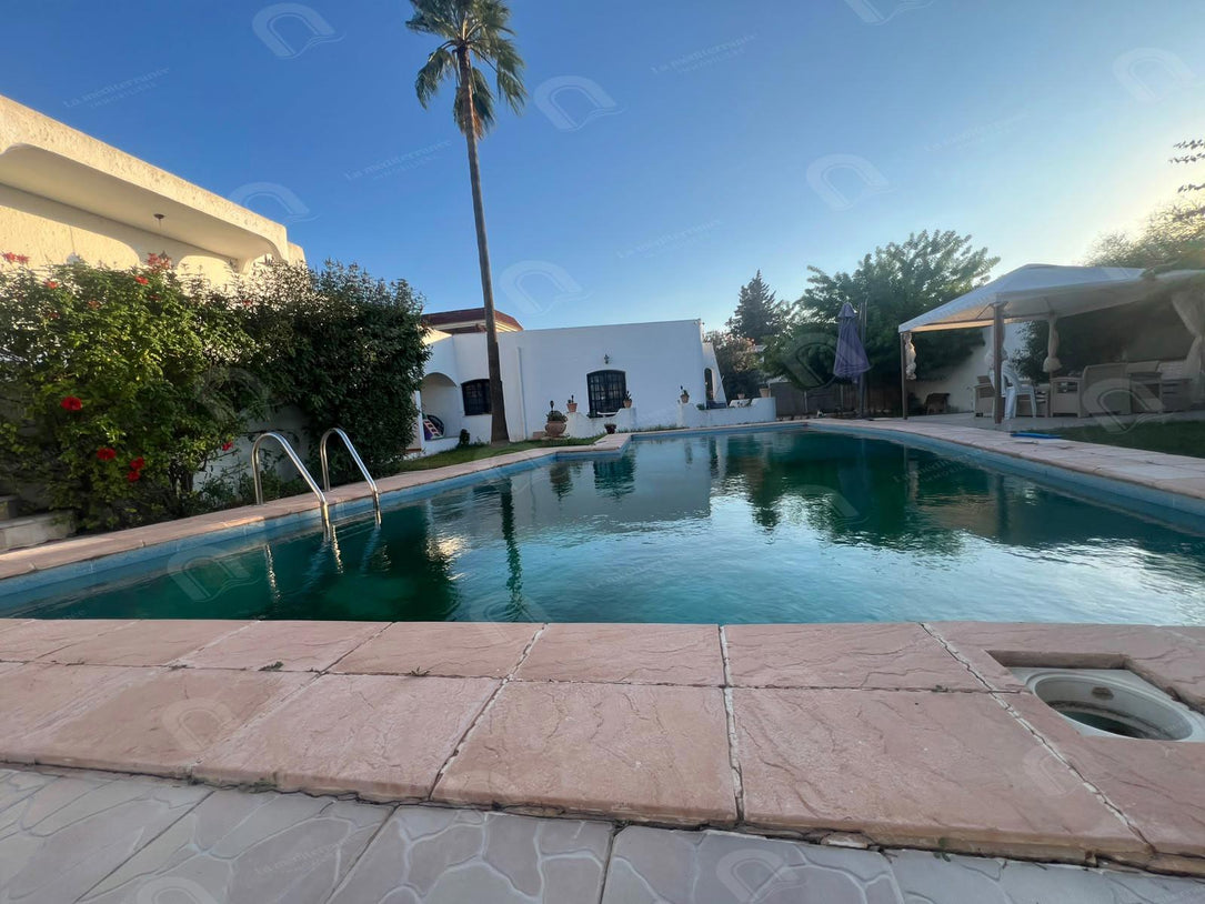 Villa à vendre à la soukra