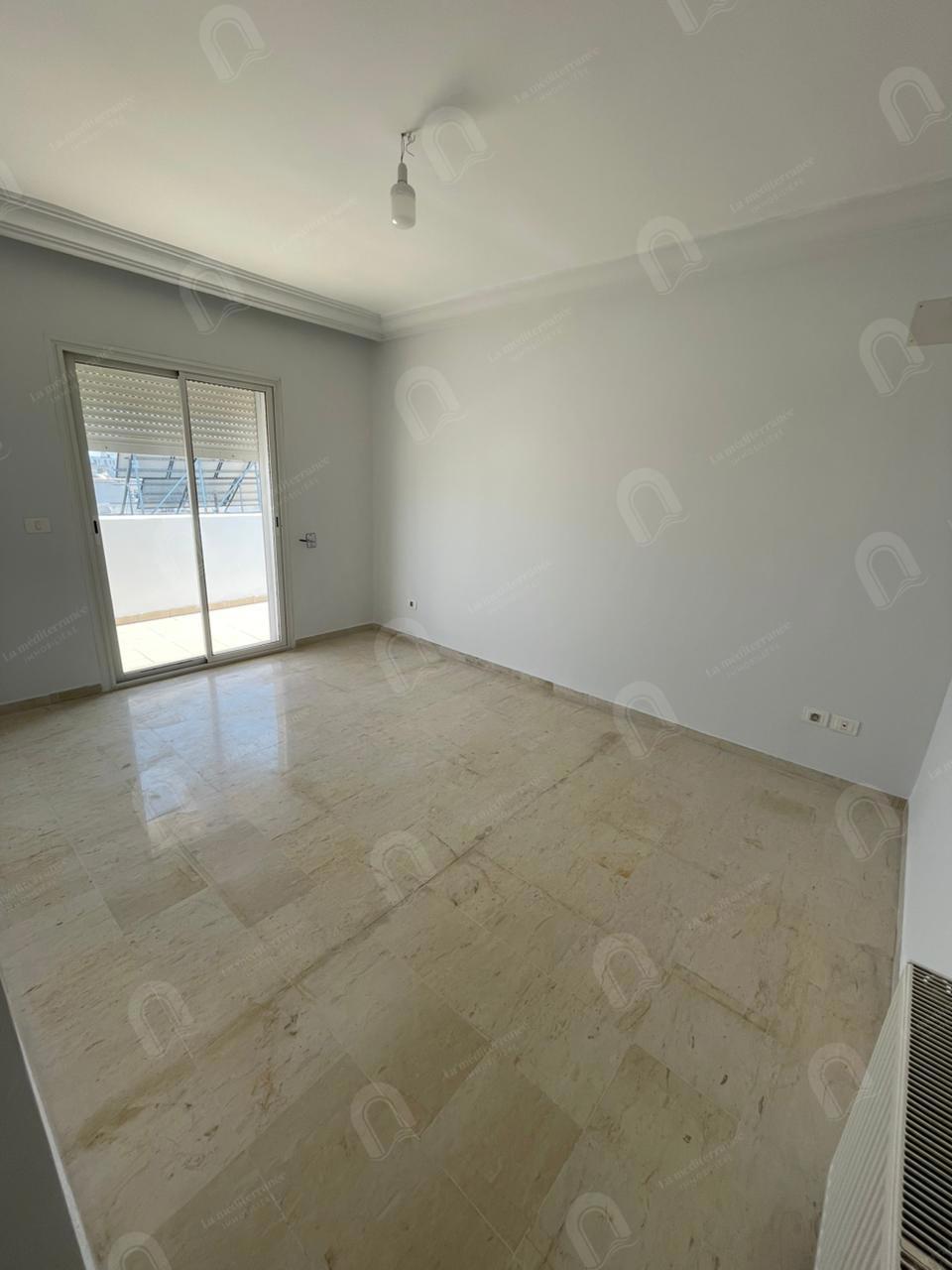 A vendre un appartement S+3 hst au bardo