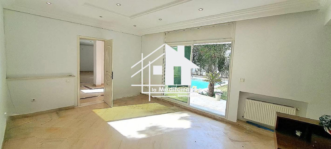 Une villa S+4 à Ain Zaghouan Nord