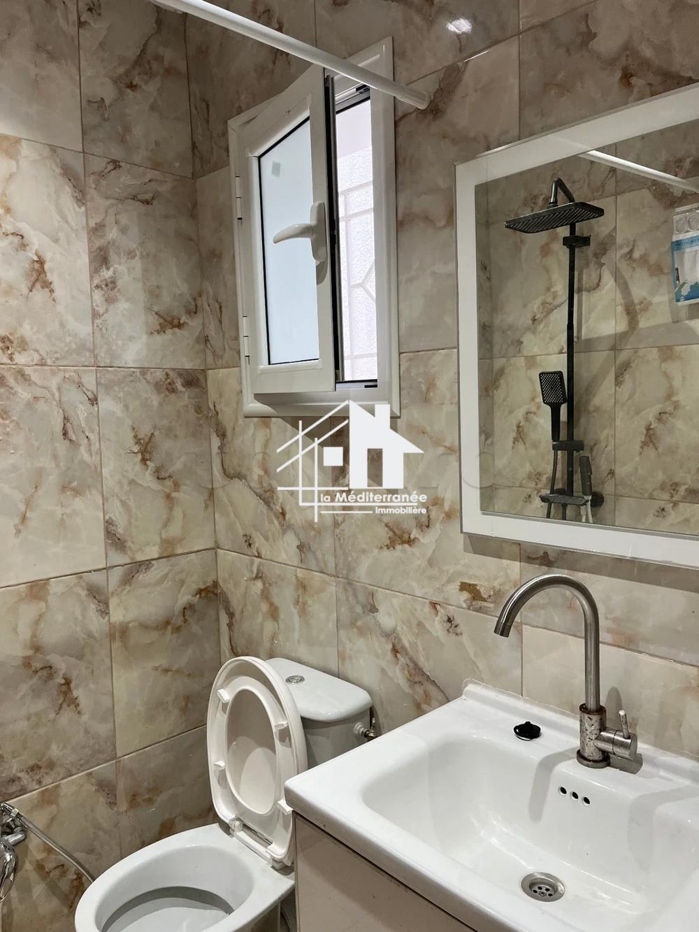 A louer villa S+3 à Menzah 5