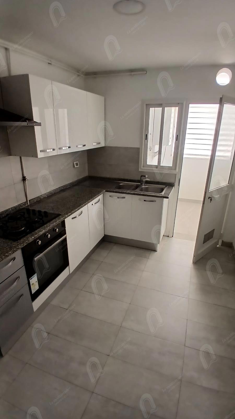 A louer un appartement S+2 hst au rdc