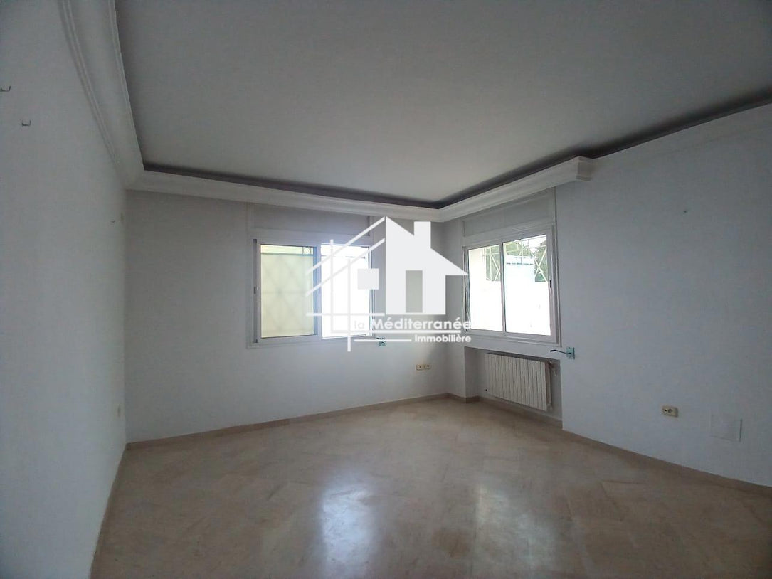 A louer duplex s+3 à la Marsa