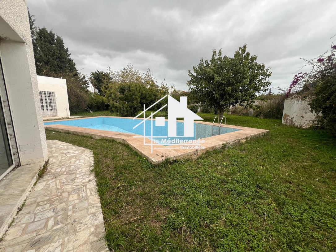 A louer Villa S6 avec piscine