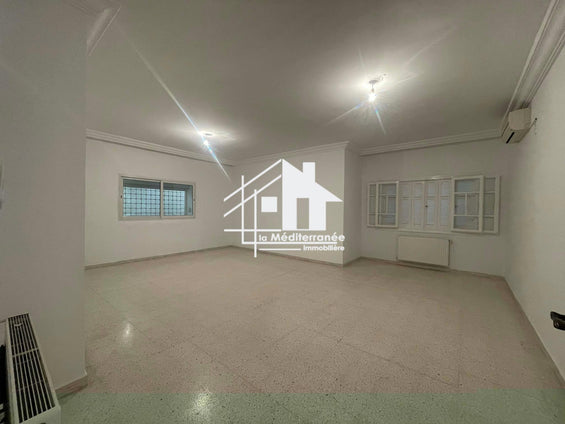 A louer rdc s+3 independent  à Rades melyen