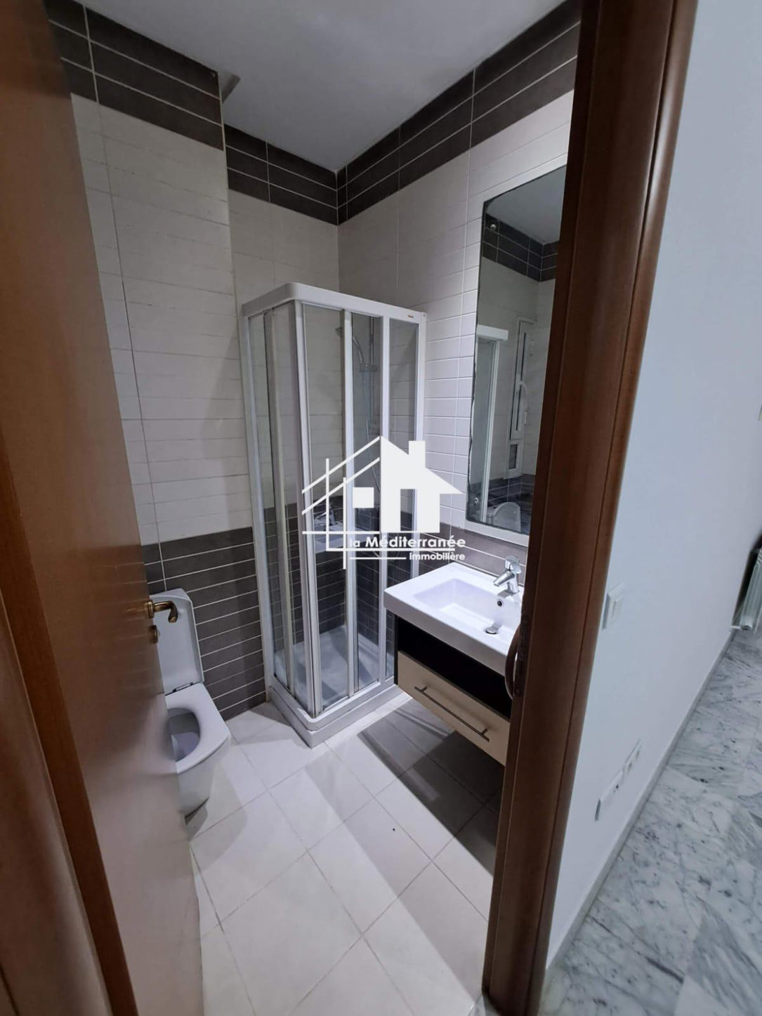 A louer appartement S+3 au Lac 2