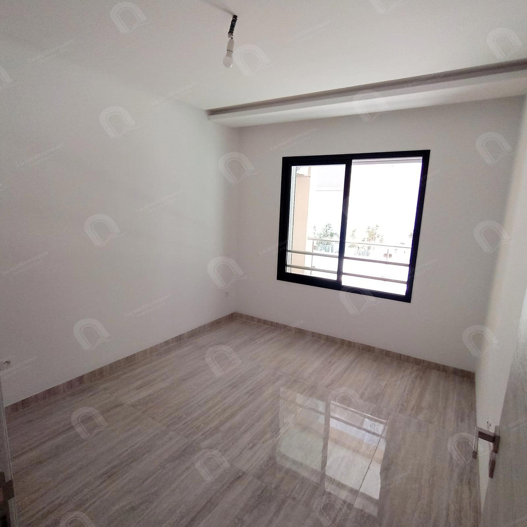A louer un appartement s+1 à cité ennaser2