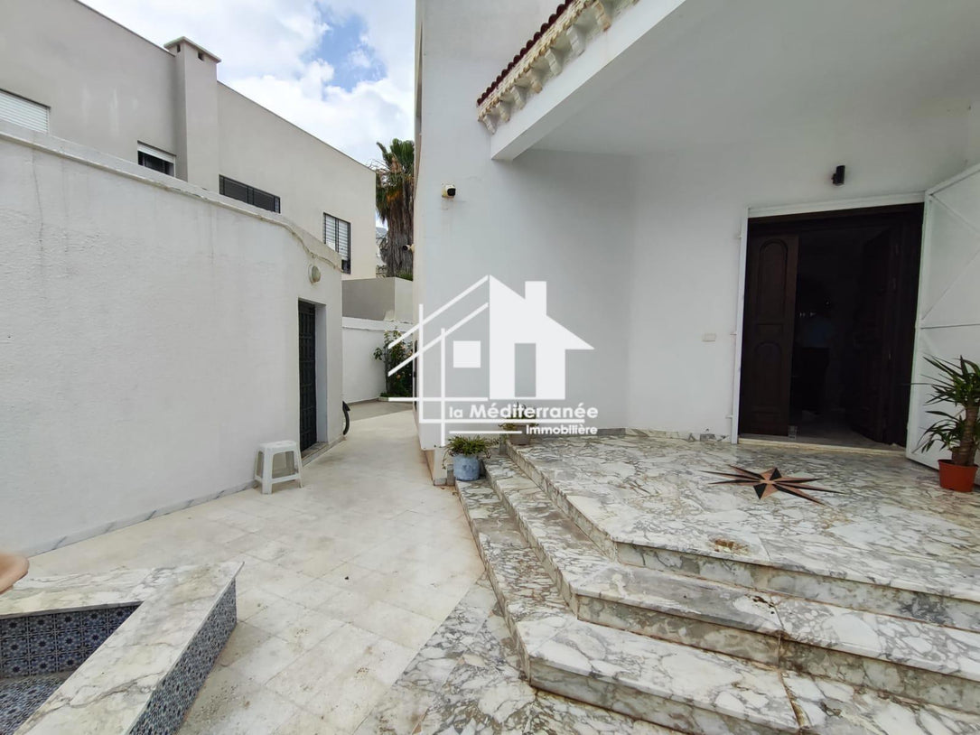 A louer une villa meublée à la soukra