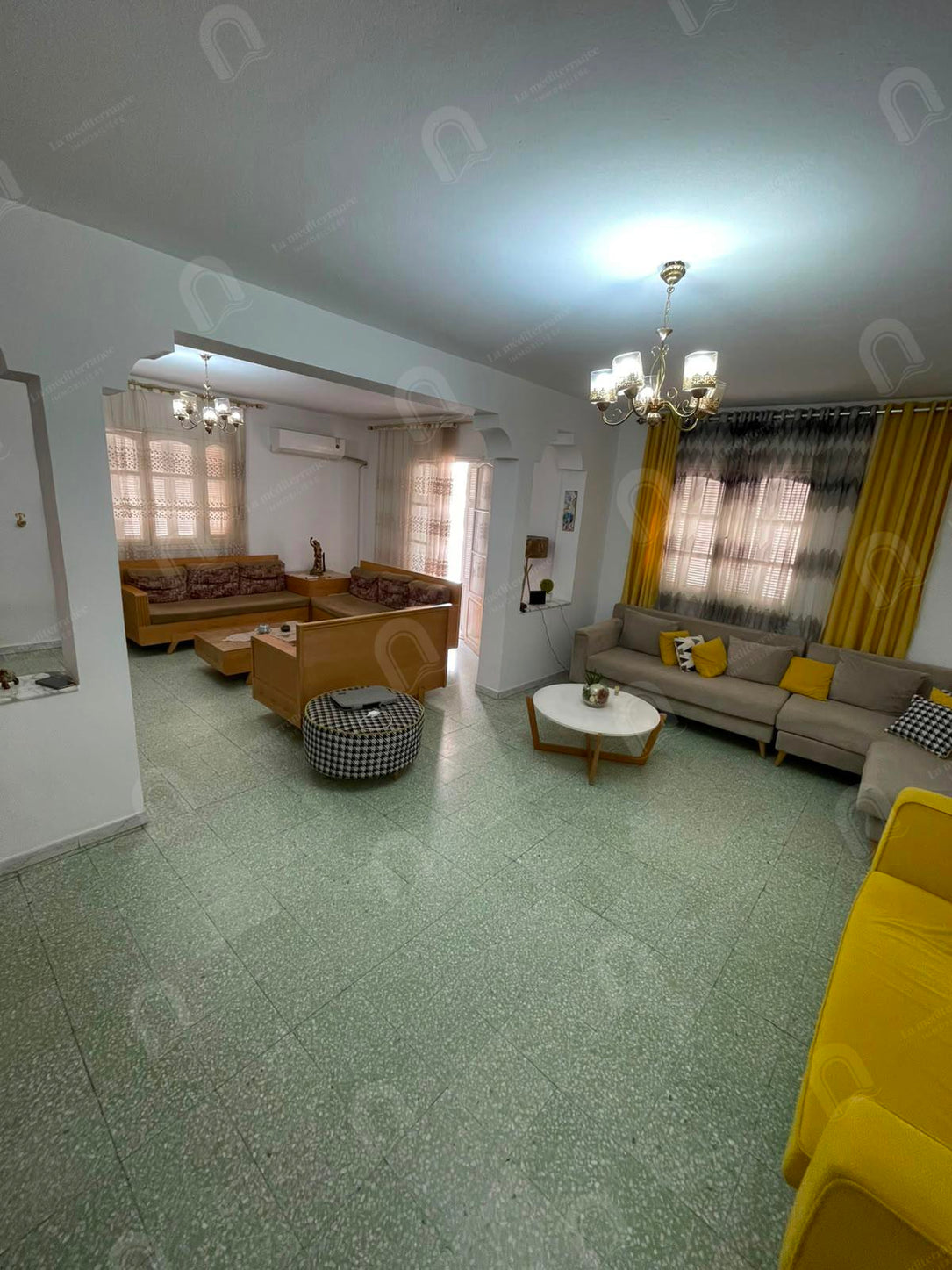 A vendre étage de villa 2S+2 Hst au bardo hedi haker