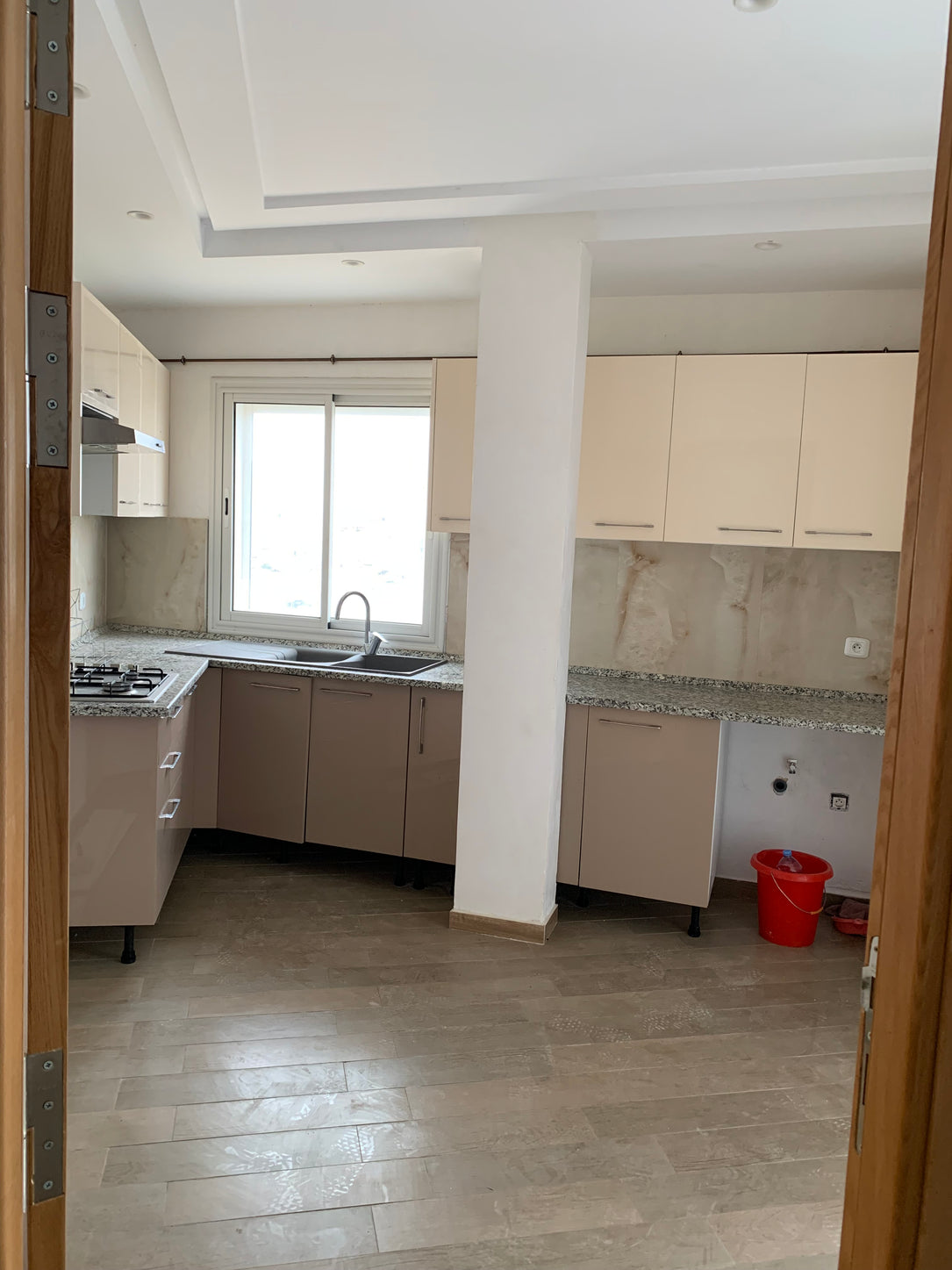 a louer un s+2 au 1ere etage a jardin d'el menzah 2