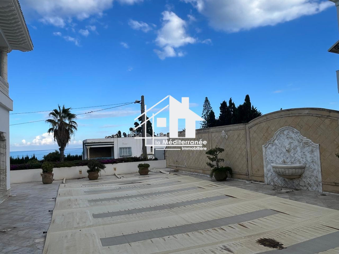 A louer villa s+6 à la Marsa cube